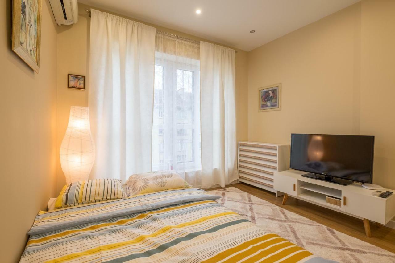 Modern 2 Bedroom Apartment Next To Vitosha Str. Sófia Exterior foto