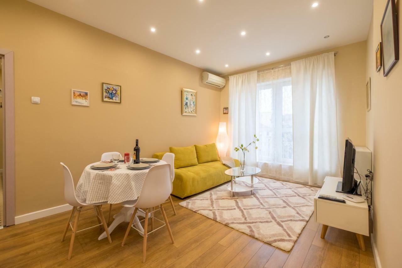 Modern 2 Bedroom Apartment Next To Vitosha Str. Sófia Exterior foto